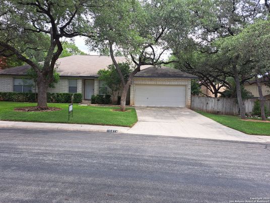 Attached, Exterior, Facade, Ranch