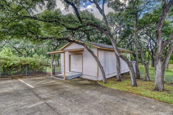 Detached Garage, Exterior