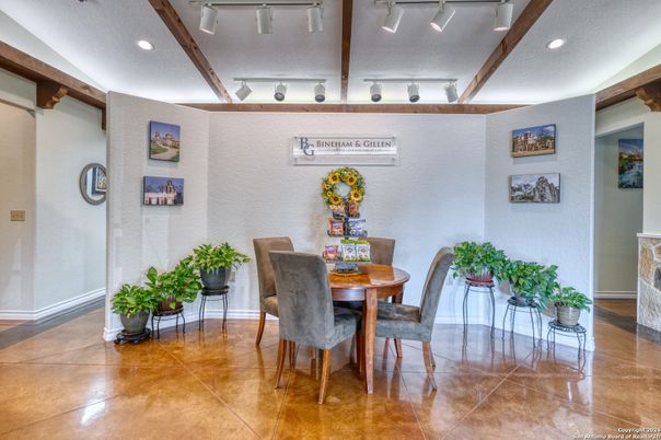 Dining room, Interior, Recessed Lighting
