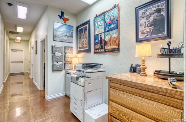 Home Office, Interior
