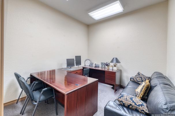 Home Office, Interior