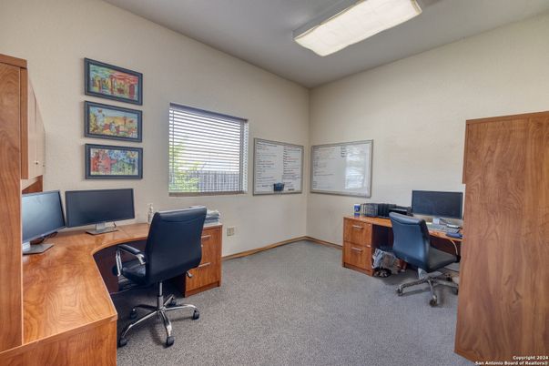 Home Office, Interior