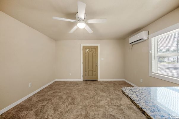 Empty room, Interior