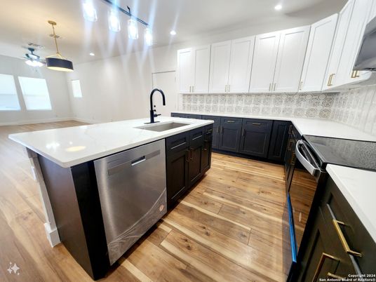Interior, Kitchen, Recessed Lighting, Wood Texture Flooring
