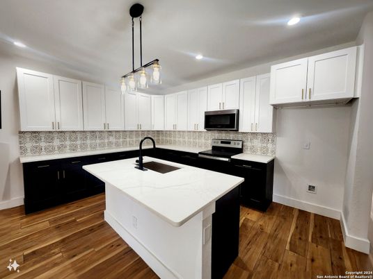 Interior, Kitchen, Pendant Lights, Recessed Lighting, Wood Texture Flooring