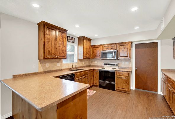 Interior, Kitchen, Recessed Lighting, Wood Texture Flooring