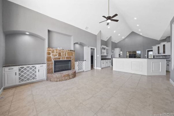 Fireplace, Interior, Kitchen, Recessed Lighting