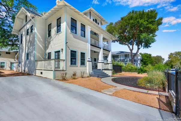 Backyard, Exterior, Facade, Queen Anne Victorian