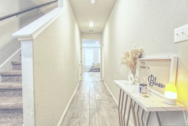 Interior, Recessed Lighting, Wood Texture Flooring