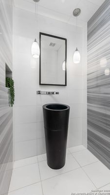 Bathroom, Interior, Pendant Lights