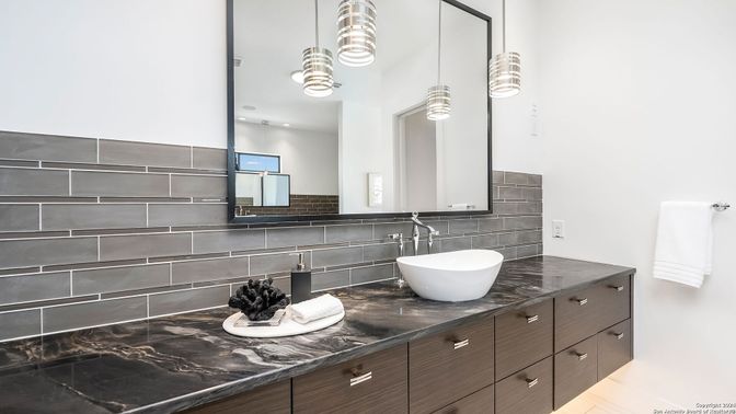 Bathroom, Dual Sink Vanities, Free Standing Baths, Interior, Pendant Lights