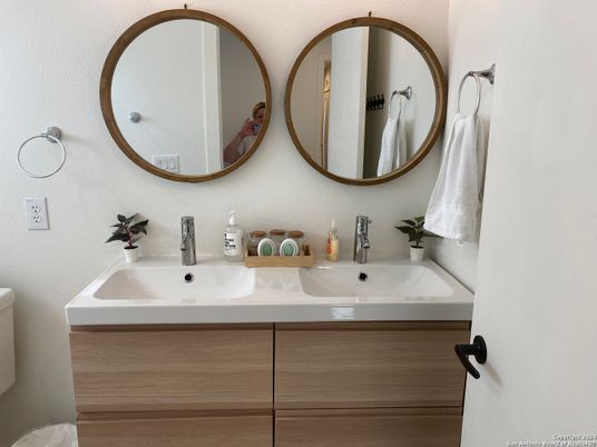 Bathroom, Dual Sink Vanities, Interior