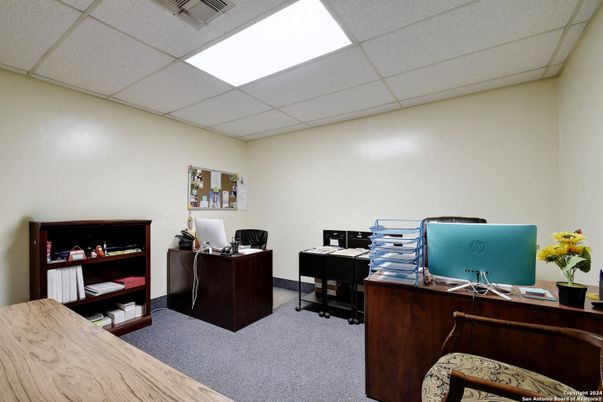 Home Office, Interior