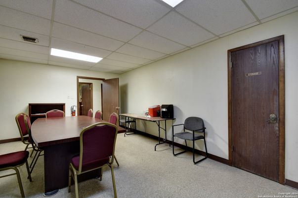 Dining room, Interior, Recessed Lighting