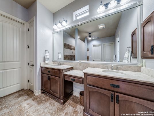 Bathroom, Dual Sink Vanities, Interior