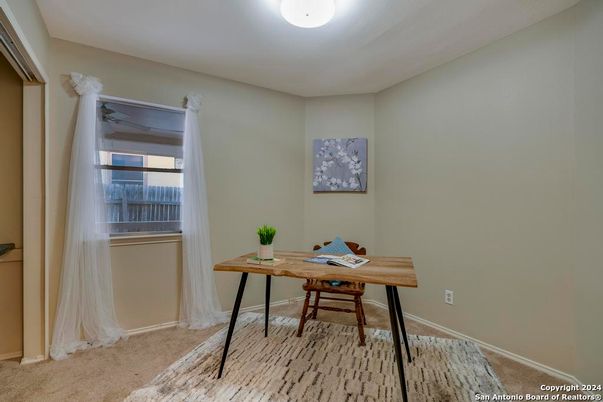 Home Office, Interior