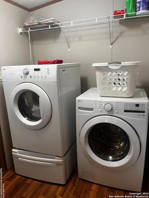 Interior, Utility Closets, Washer, Wood Texture Flooring