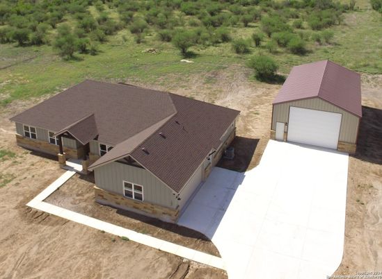 Exterior, Drone
