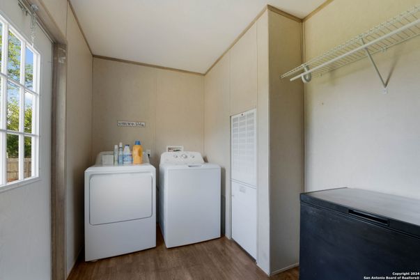 Interior, Utility Closets, Washer, Wood Texture Flooring