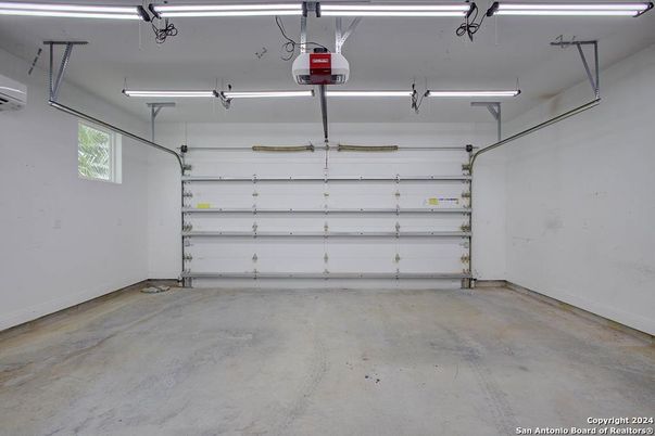 Garage, Interior