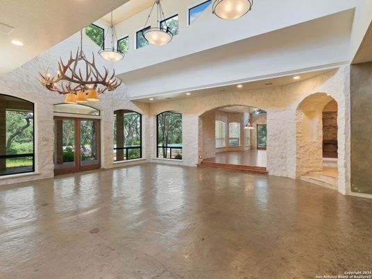 Empty room, Interior, Pendant Lights, Recessed Lighting
