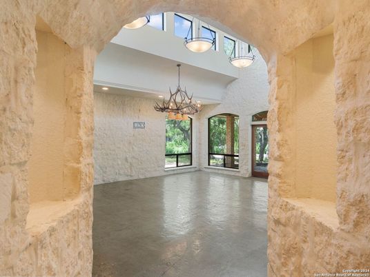 Chandelier, Empty room, Interior, Pendant Lights, Recessed Lighting