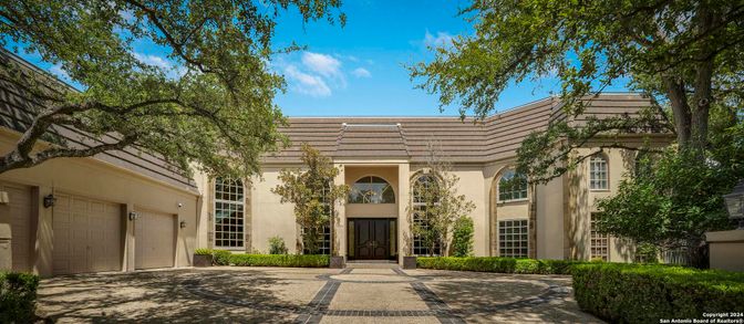 Attached, Exterior, Facade, French Provincial