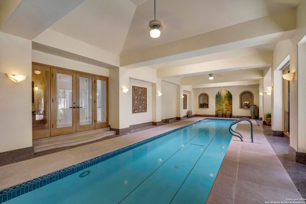Interior, Pendant Lights, Pool