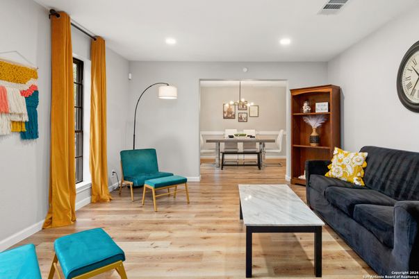 Chandelier, Dining room, Interior, Recessed Lighting, Wood Texture Flooring