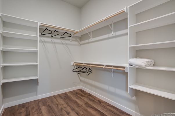 Interior, Walk-in Closets, Wood Texture Flooring