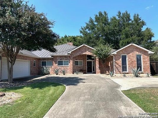 Attached, Exterior, Facade, Brick Facade, Ranch