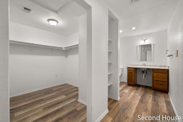 Interior, Recessed Lighting, Walk-in Closets, Wood Texture Flooring