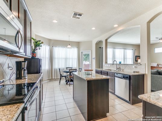 Dining room, Interior, Kitchen, Pendant Lights, Recessed Lighting