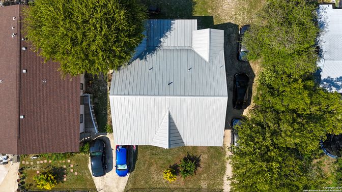 Exterior, Drone