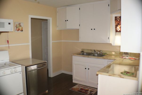 Interior, Kitchen, Wood Texture Flooring