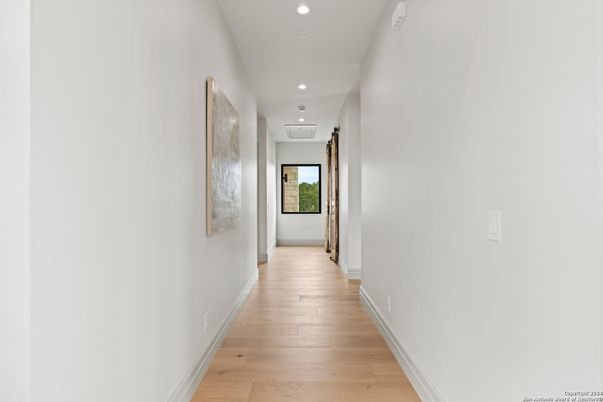 Interior, Recessed Lighting, Wood Texture Flooring