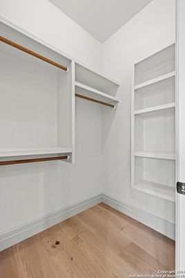 Interior, Walk-in Closets, Wood Texture Flooring