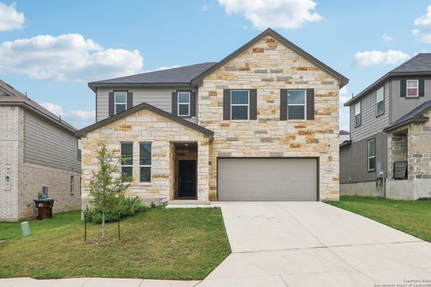 Attached, Exterior, Facade, Brick Traditional