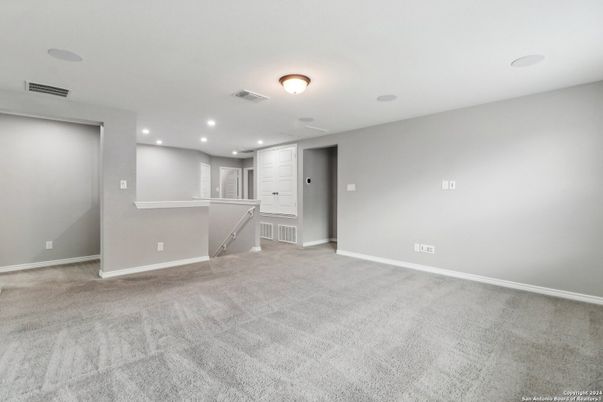 Empty room, Interior, Recessed Lighting