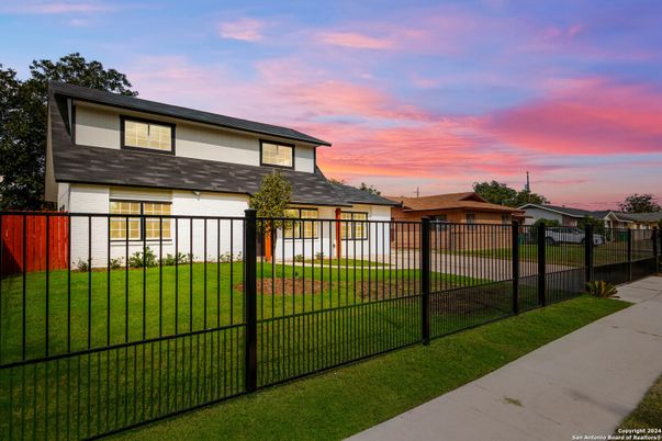 Backyard, Exterior, Facade, Modern