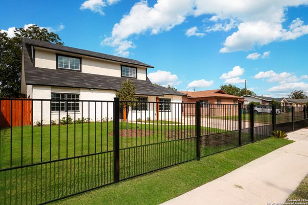 Backyard, Exterior, Facade, Modern