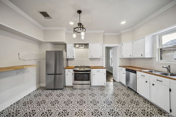 Interior, Kitchen, Pendant Lights, Recessed Lighting, Stainless Steel Appliances