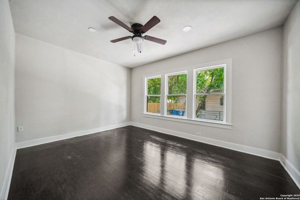 Empty room, Interior, Recessed Lighting, Wood Texture Flooring