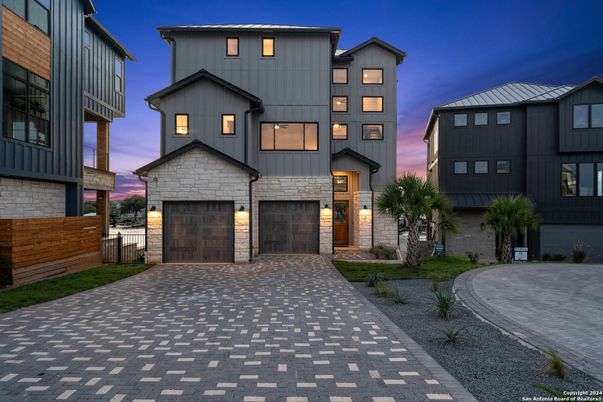 Attached, Exterior, Facade, Farmhouse