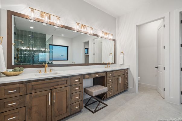 Bathroom, Dual Sink Vanities, Interior