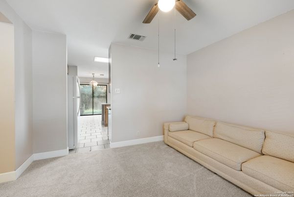 Empty room, Interior, Living room, Pendant Lights