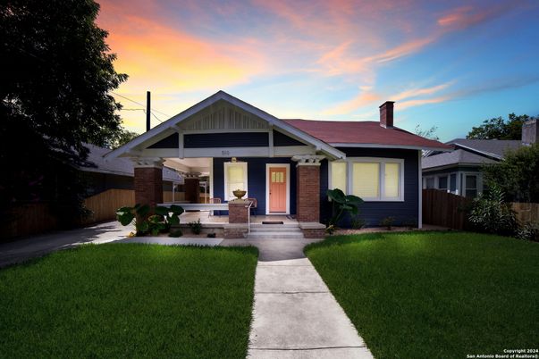 Exterior, Facade, Brick Facade, American Craftsman