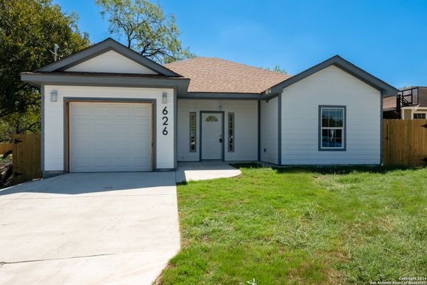 Attached, Exterior, Facade, Ranch