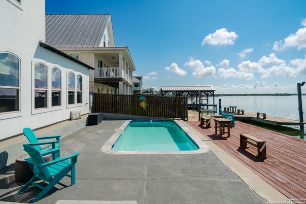 Exterior, Lake, Pool, Water