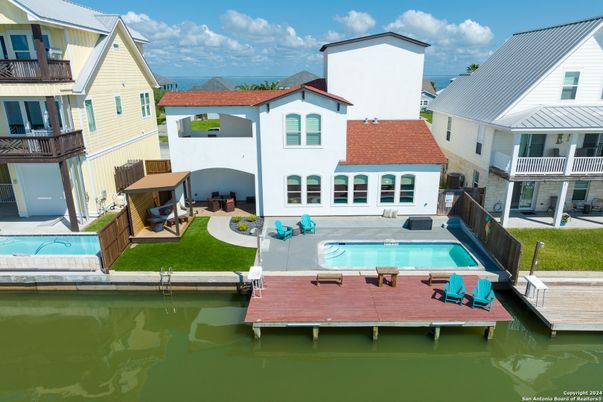 Exterior, Lake, Pool